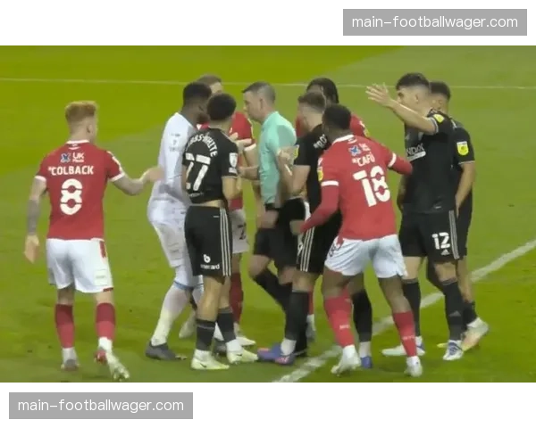 诺丁汉森林老门将分享经验:如何指挥人墙和预判对方任意球射门路线 诺丁汉森林老门将分享经验:如何指挥人墙和预判对方任意球射门路线