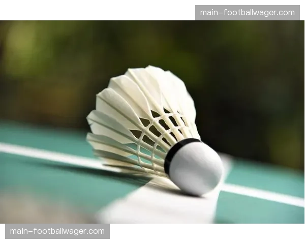 特写镜头:科隆小将失误导致丢球后,在场边掩面落泪 特写镜头:科隆小将失误导致丢球后,在场边掩面落泪